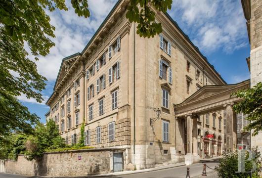 À Genève, un appartement de réception de plus de 300 m² au cœur du quartier historique