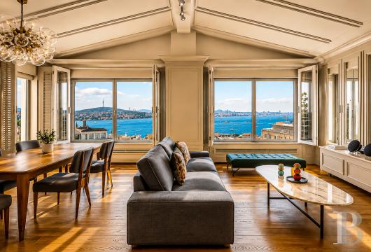 À Galata, entre Tunnel et Serdar-i Ekrem, un immeuble historique classé de 420 m²